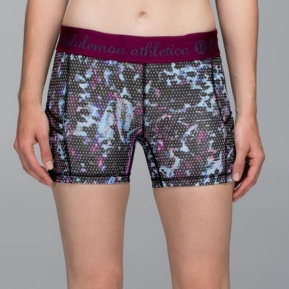 Lululemon What The Sport Short Size 8 with Pockets